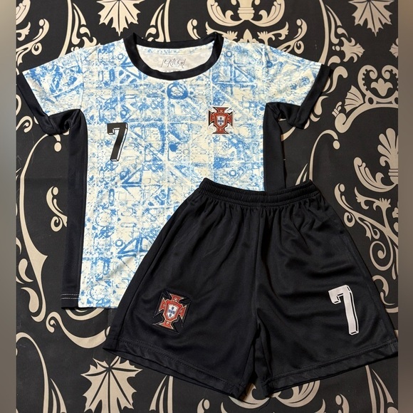 Kids Youth XL (30) Ronaldo Portugal Soccer Jersey Kit SHIPS TODAY NEW WITH TAGS - Picture 4 of 5